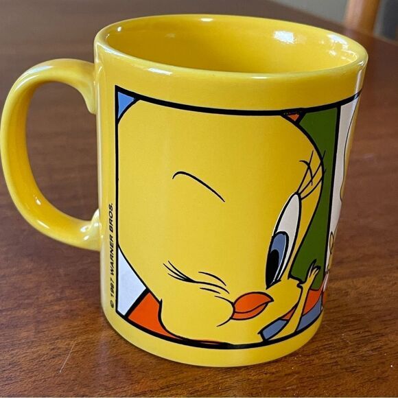 Vintage Warner Bros. Tweety Bird Coffee Mug Yellow Blue White Made In England - Picture 4 of 12